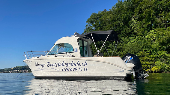 Motorbootfahrschule Küssnacht und Luzern Bootsfahrschule Vierwaldstättersee